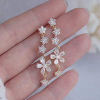 Romantic Earrings with Zirconia in Gold
