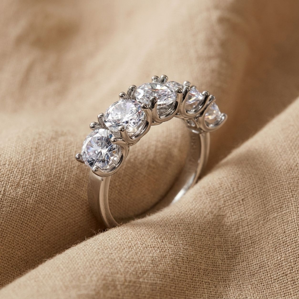 Round Diamond Ring Zircon Ring