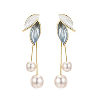 Leaf Pendant Earrings with Pearls in Gold