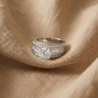 Vintage Zircon Heart Arrow Claw Ring