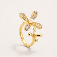 Vintage Bright Pearl Daisy Ring