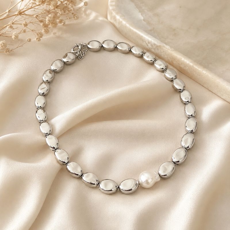 Retro Silver Teardrop Shaped Pearl & Bead Necklace
