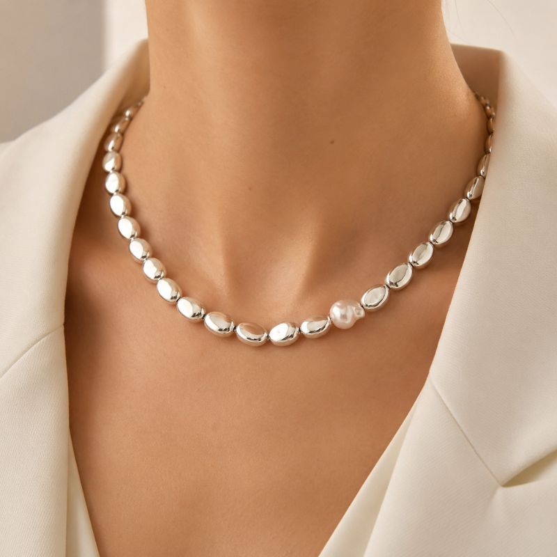 Retro Silver Teardrop Shaped Pearl & Bead Necklace