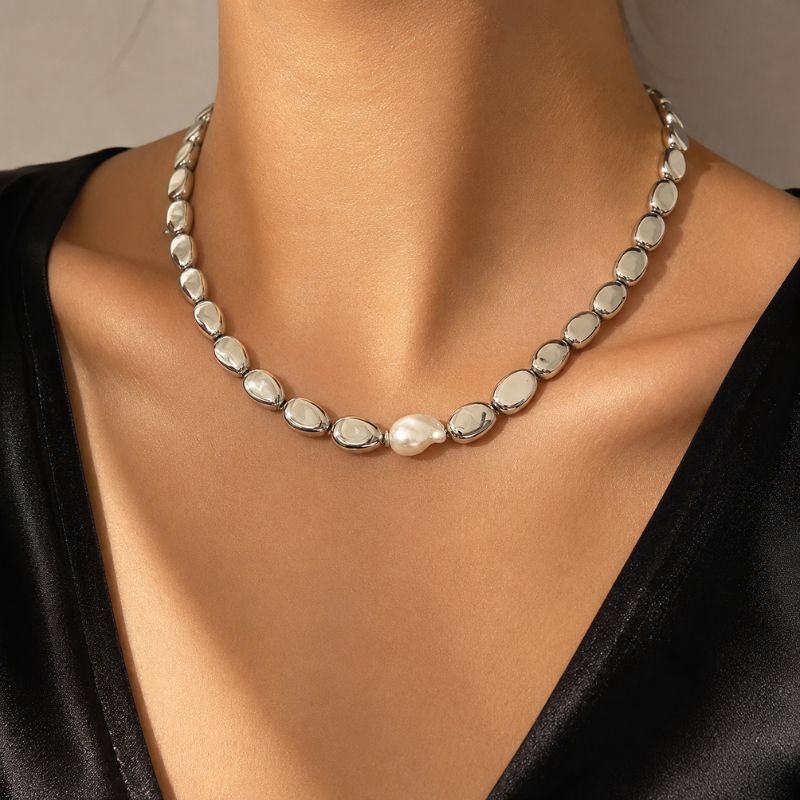 Retro Silver Teardrop Shaped Pearl & Bead Necklace