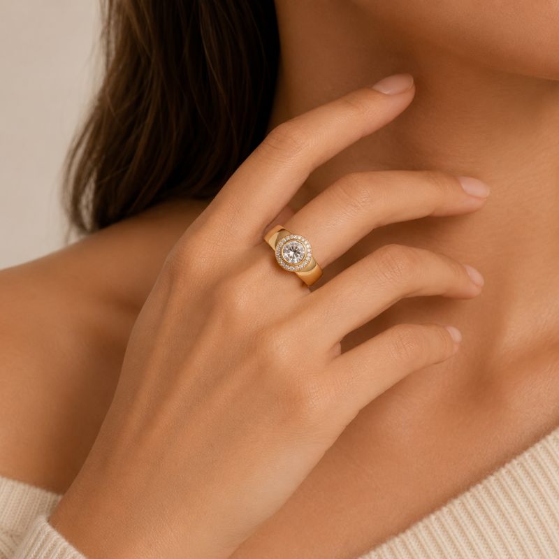 Vintage Gold Rounded Inlaid Zirconia Ring