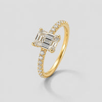 Vintage Cubic Zirconia Gold Ring